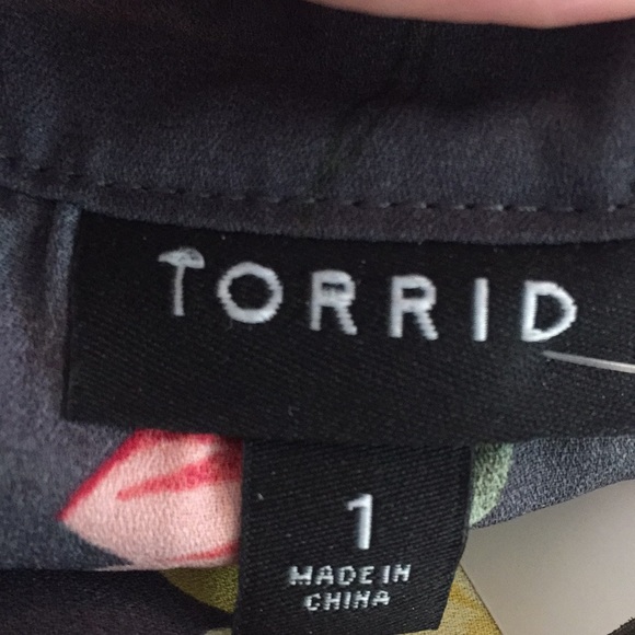 DARK GREY FLORAL GEORGETTE SHARKBITE GODDESS TANK - Picture 8 of 10